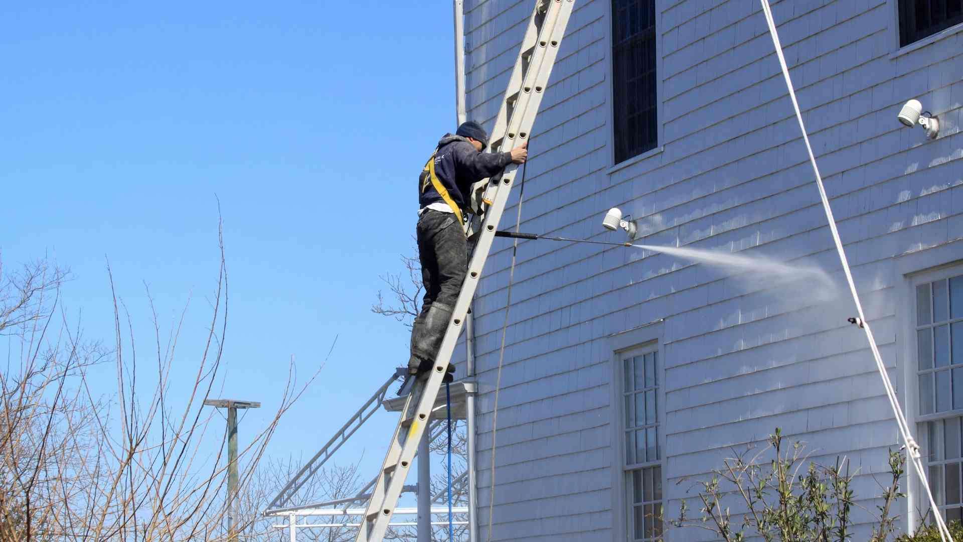 What’s the Best Power Washing Equipment? Banner