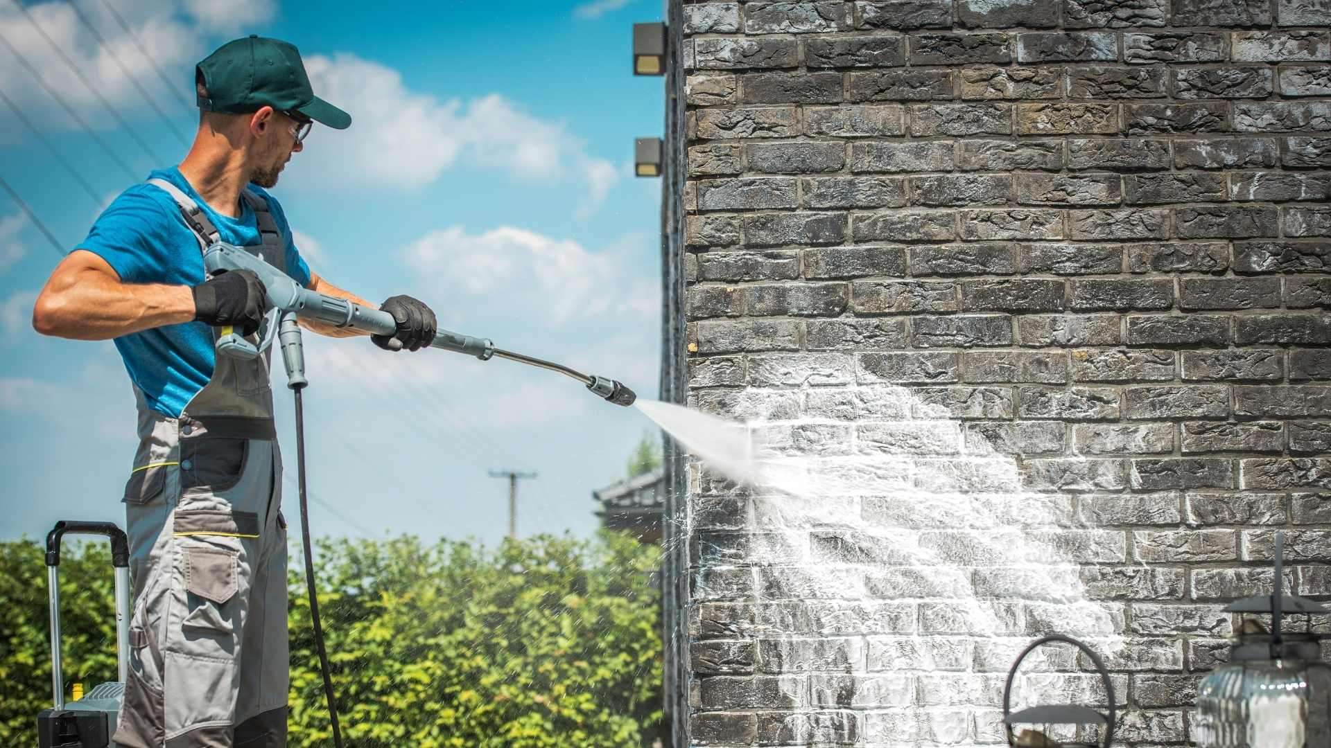 What’s the Difference Between Pressure Washing and Power Washing? Banner